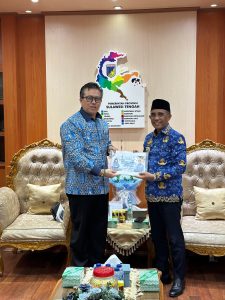 Ketua DPD APINDO Sulteng, Wijaya Chandra saat beraudiens dengan Gubernur Sulteng Anwar Hafid, Kamis (17/4/2025).(Foto : Humas Pemprov Sulteng)